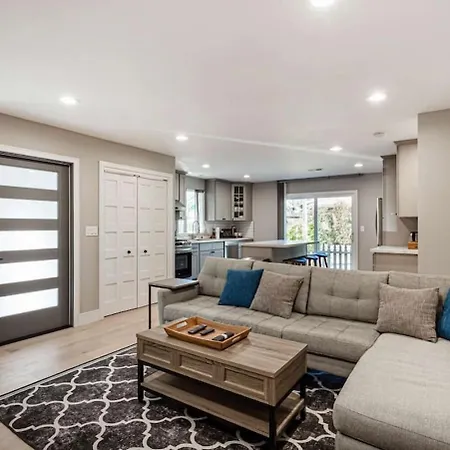 Newly Rebuilt Ultra Clean Designer Home